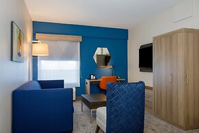 Holiday Inn Express Tampa N I-75 - University Area by IHG