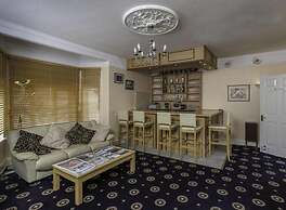 Lyme Bay House
