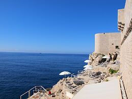 MirÓ Studio Apartments