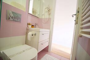 MirÓ Studio Apartments