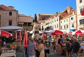 MirÓ Studio Apartments