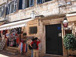 MirÓ Studio Apartments