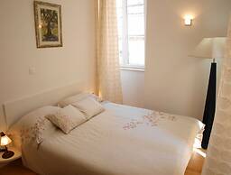 MirÓ Studio Apartments