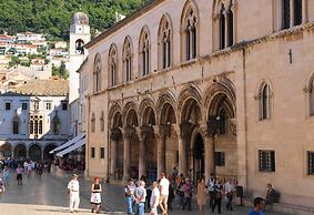 MirÓ Studio Apartments