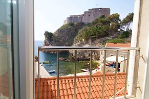 MirÓ Studio Apartments