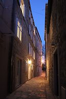 MirÓ Studio Apartments