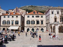 MirÓ Studio Apartments