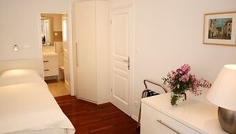 MirÓ Studio Apartments