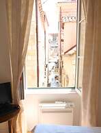 MirÓ Studio Apartments