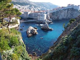 MirÓ Studio Apartments