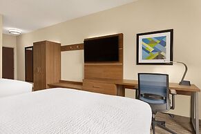 Holiday Inn Express & Suites Akron Regional Airport Area, an IHG Hotel