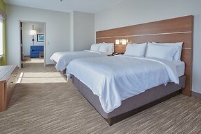 Holiday Inn Express & Suites Akron Regional Airport Area by IHG