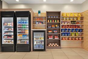 Holiday Inn Express & Suites Akron Regional Airport Area by IHG