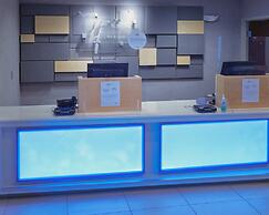 Holiday Inn Express & Suites Akron Regional Airport Area by IHG