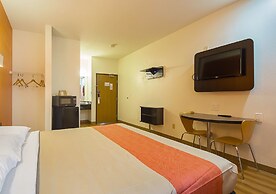 Motel 6 Dallas - Irving DFW Airport South