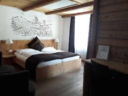 Hotel Crusch Alba