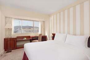 Al Falaj Hotel