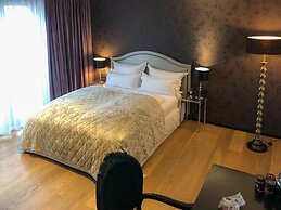 La Mansion Vi Vadi Hotel