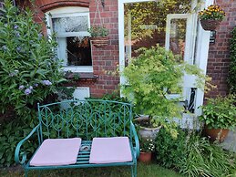 Anton Guest House B&B