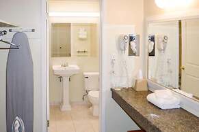 Central Phoenix Hotel