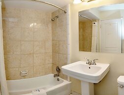 Central Phoenix Hotel