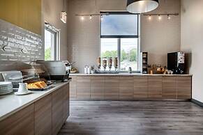 Best Western Plus Dartmouth Hotel & Suites