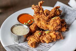 Best Western Plus Dartmouth Hotel & Suites