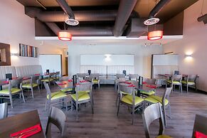 Best Western Plus Dartmouth Hotel & Suites