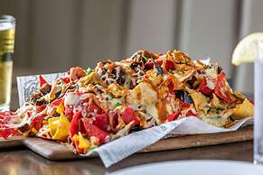 Best Western Plus Dartmouth Hotel & Suites