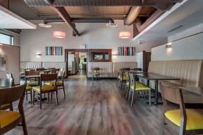 Best Western Plus Dartmouth Hotel & Suites