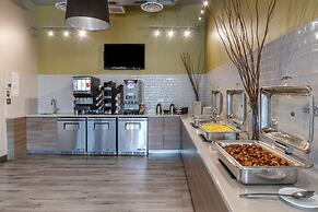 Best Western Plus Dartmouth Hotel & Suites