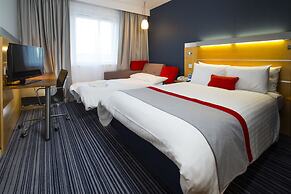 Holiday Inn Express London-Epsom Downs by IHG