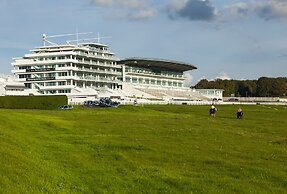 Holiday Inn Express London-Epsom Downs by IHG