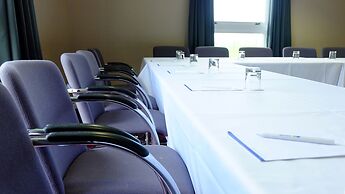 Holiday Inn Express London-Epsom Downs by IHG
