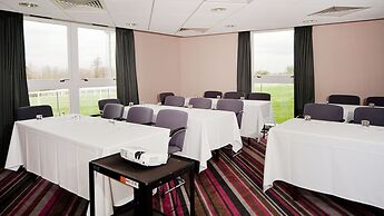 Holiday Inn Express London-Epsom Downs by IHG