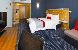 Holiday Inn Express London-Epsom Downs by IHG