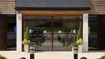 Holiday Inn Express London-Epsom Downs by IHG