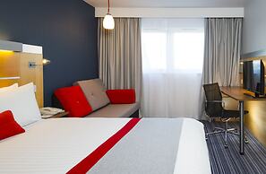 Holiday Inn Express London-Epsom Downs by IHG