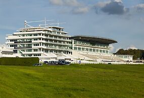 Holiday Inn Express London-Epsom Downs by IHG