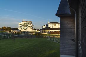 Holiday Inn Express London-Epsom Downs by IHG