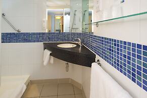Holiday Inn Express London-Epsom Downs by IHG
