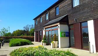 Holiday Inn Express London-Epsom Downs by IHG