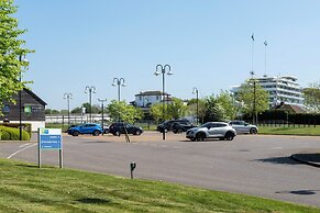 Holiday Inn Express London-Epsom Downs by IHG