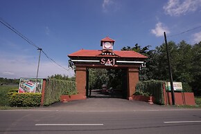 Saj Earth Resort