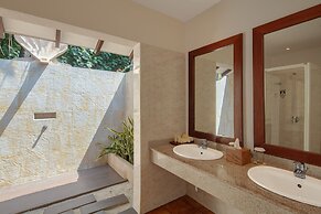 Adaaran Select Meedhupparu  - 45 Minutes from Male by Seaplane