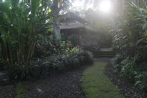 Taman Bebek Resort & Spa