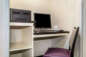 La Quinta Inn & Suites by Wyndham Kyle - Austin South