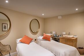 Harbour Beach Club & Hotel