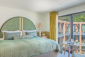 Harbour Beach Club & Hotel