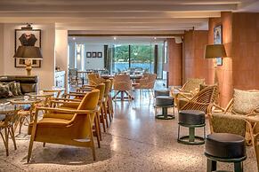 Harbour Beach Club & Hotel